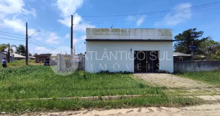 Casa à venda com ponto comercial no SOLIMAR, MATINHOS - PR