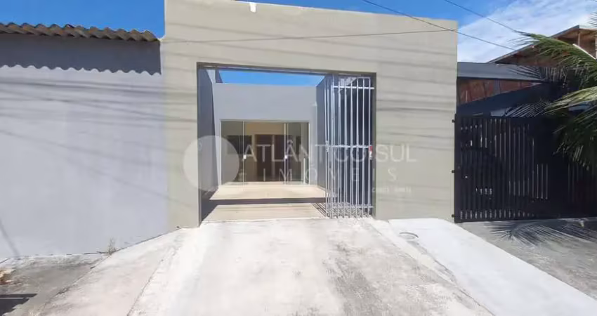 Excelente imóvel localizado em região de moradores em praia de leste