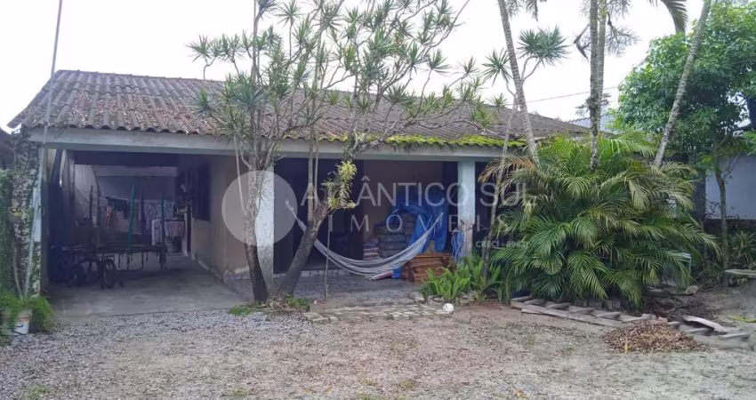 Casa à venda localizada em SHANGRI-LÁ, PONTAL DO PARANA - PR