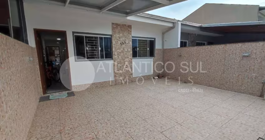 Casa próxima do mar com 2 quartos em praia de leste, pontal do parana - pr
