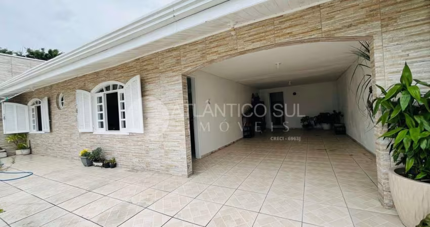 Casa para locação, com piscina, Carmery, PONTAL DO PARANA - PR
