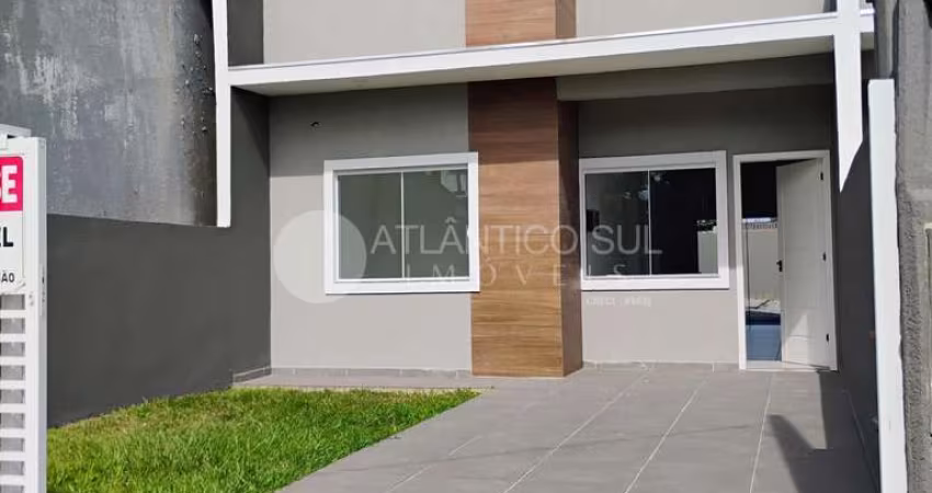 Casa à venda com piscina no litoral, IPACARAI, MATINHOS - PR