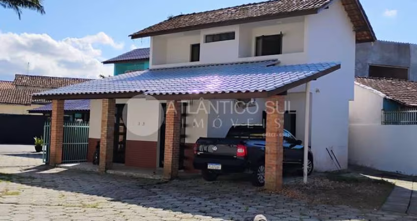 Duas residência no mesmo terreno, Pereque, MATINHOS - PR