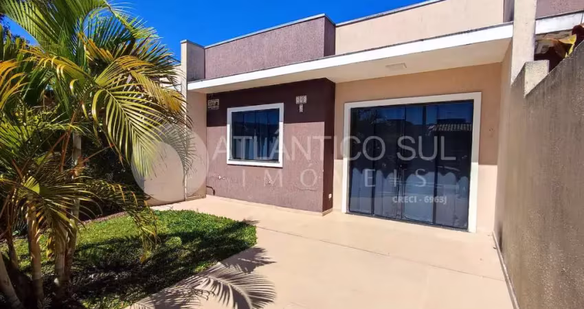 Casa a venda com 02 quartos, 500 metros do mar, em  monções, matinhos - pr