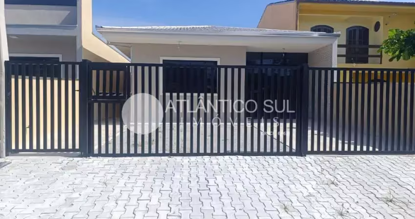 Casa à venda a 200 metros do mar em ,praia de leste, pontal do parana - pr