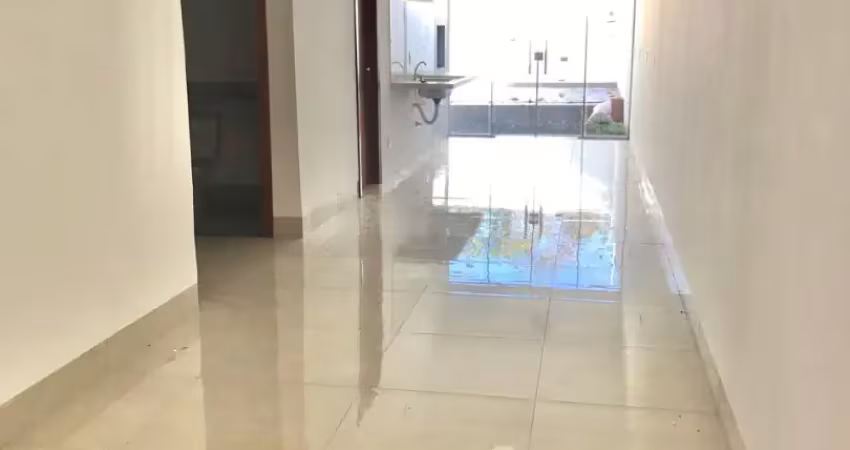 Linda casa no jardim gramado, pronta para morar com piscina
