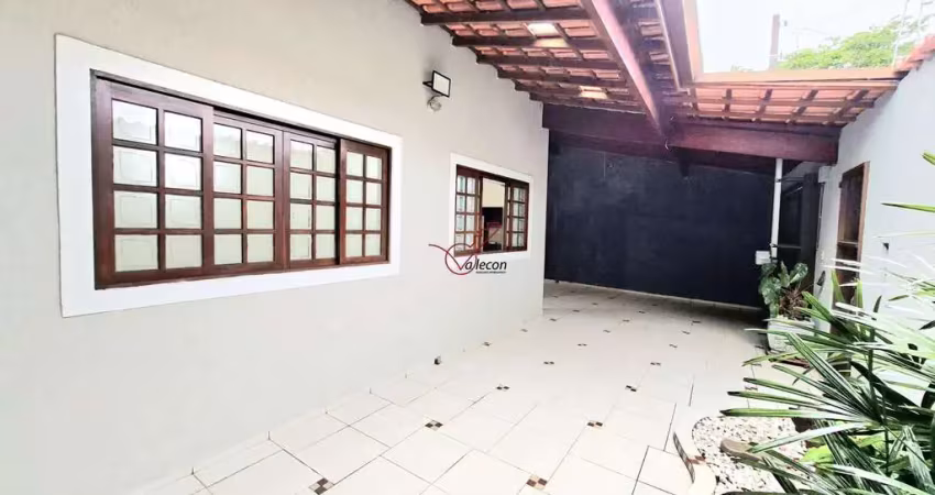 Casa térrea com piscina para locação ou venda -  3 dormitórios, suíte master - j