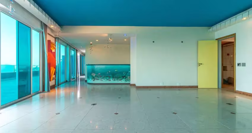 Cobertura linear com 425m² na avenida atlântica, vista panorâmica de 180º