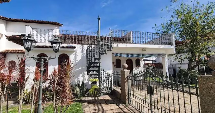 Casa com 5 quartos à venda na Rua Hélio da Silva Carneiro, 108, São Francisco, Niterói