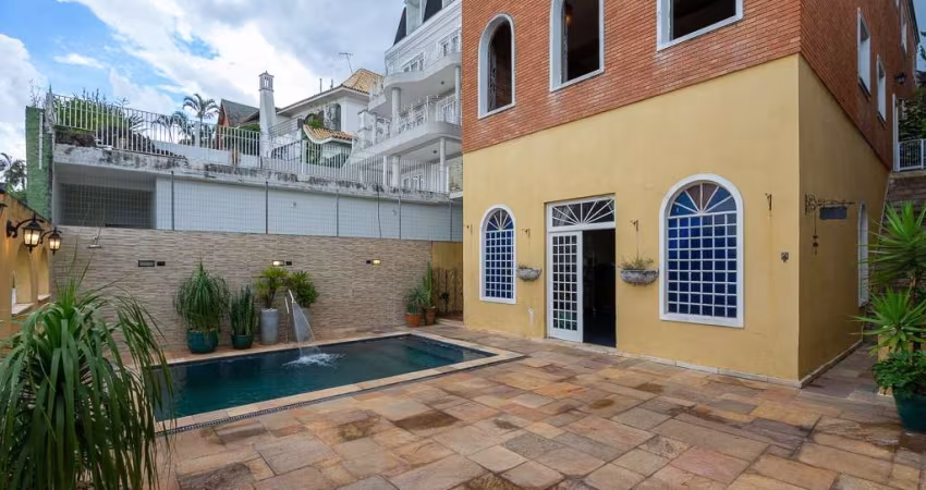 Casa tipo para venda com 3 quartos, sendo 3 suítes, 365m²