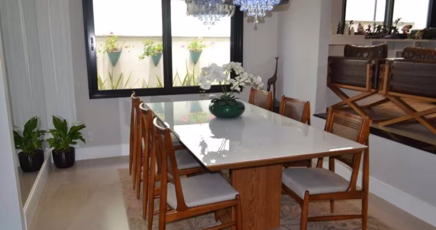 Casa em condomínio para venda com 3 quartos, sendo 1 suíte, 256m²