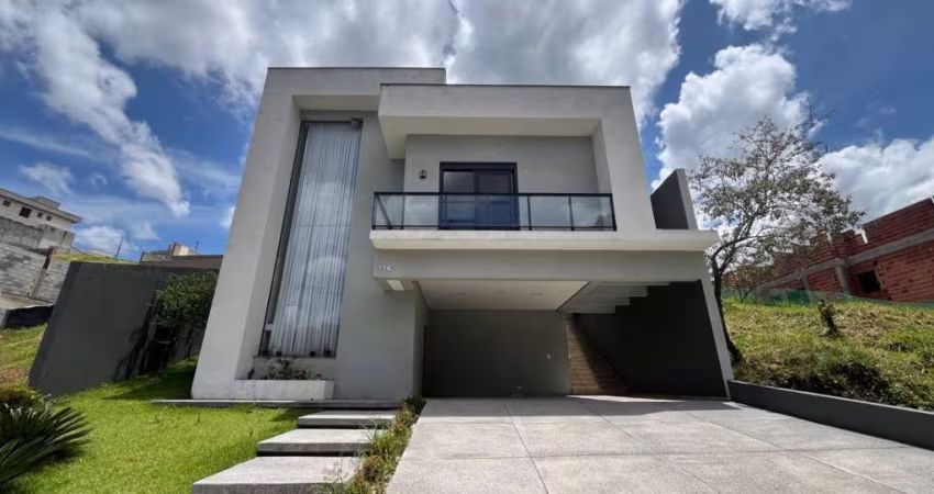 Casa em condomínio para venda com 3 quartos, sendo 1 suíte, 220m²