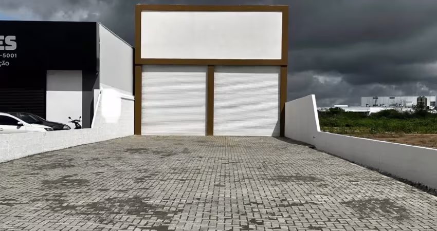 Galpão com 600 m² e estacionamento amplo na av. noide cerqueira