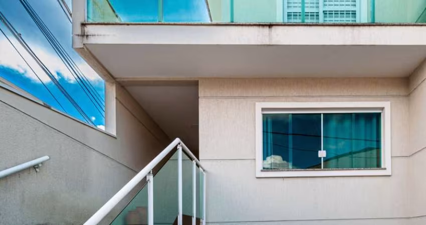 Aconchegante sobrado para venda com 3 quartos, sendo 1 suíte, 188m²