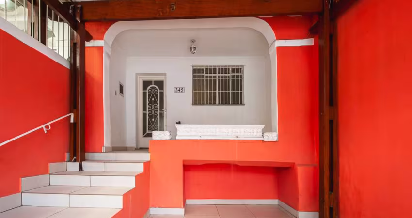Agradável sobrado para venda com 2 quartos, sendo 1 suíte, 195m²