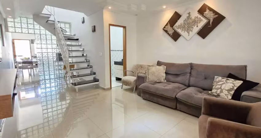 Confortável sobrado para venda em parada inglesa com 3 quartos, sendo 1 suíte, 92m²