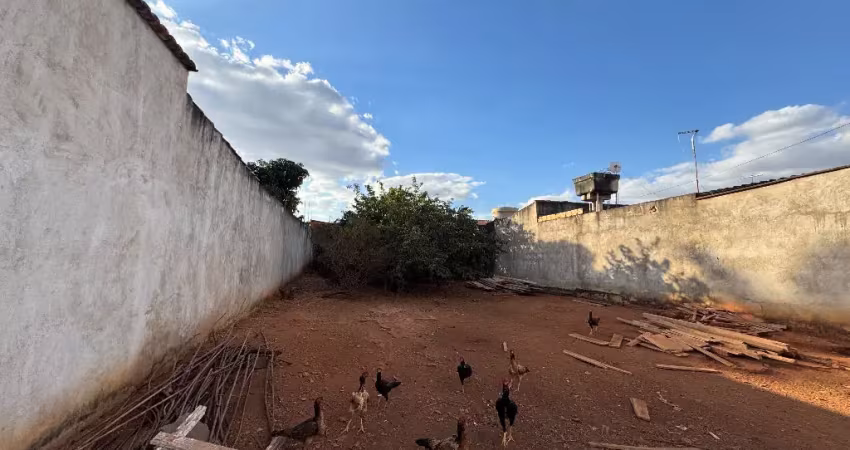 Terreno à venda na Rua Manoel Gomes, São Jorge, Uberlândia