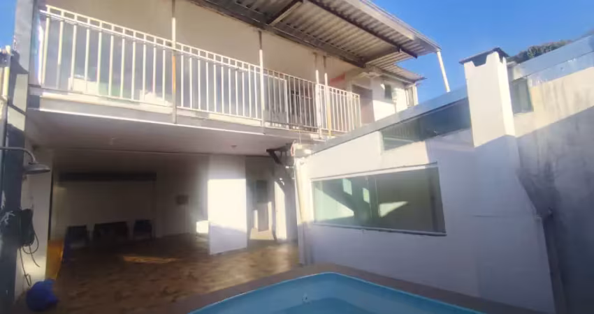 Casa com 4 quartos à venda na Rua Inácia Teodora da Silva, Granada, Uberlândia