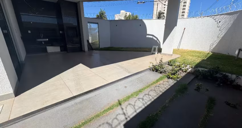 Casa com 3 quartos à venda na Rua Elba, Laranjeiras, Uberlândia