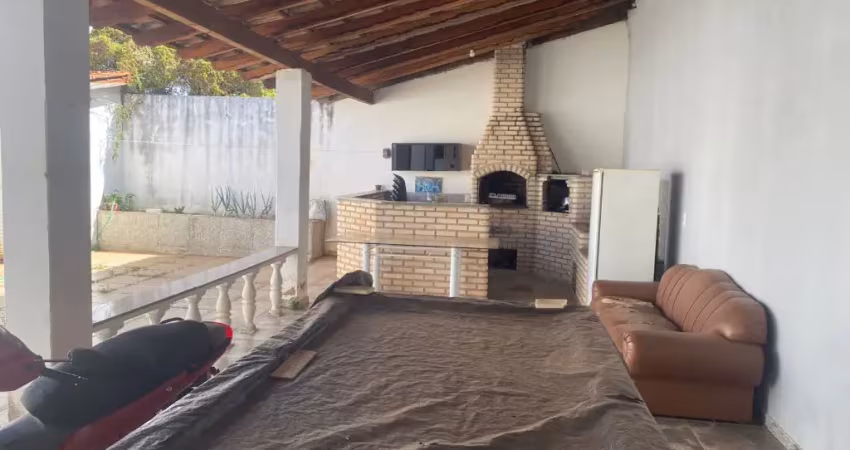 Casa com 3 quartos à venda na Rua Transição, Parque das Laranjeiras, Uberlândia