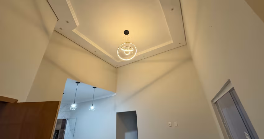Casa com 3 quartos à venda na Avenida Toledo, Parque das Laranjeiras, Uberlândia