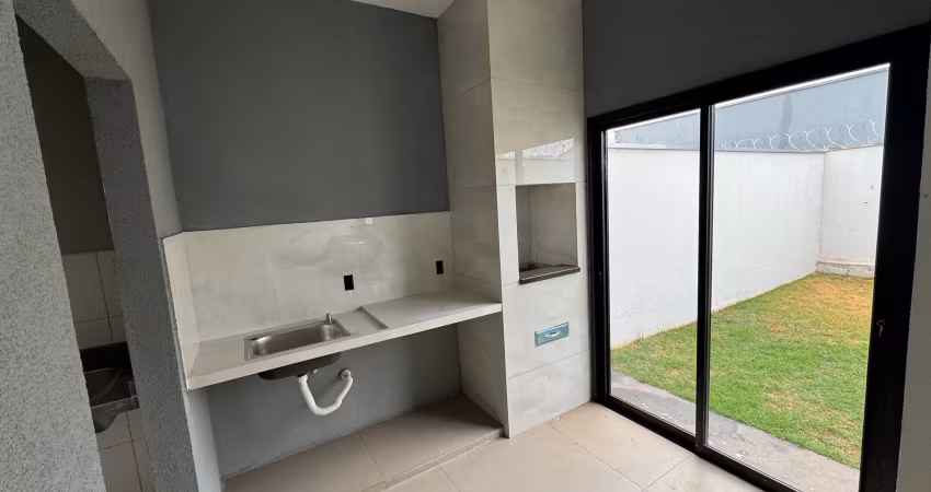 Casa com 3 quartos à venda na Avenida Toledo, Parque das Laranjeiras, Uberlândia