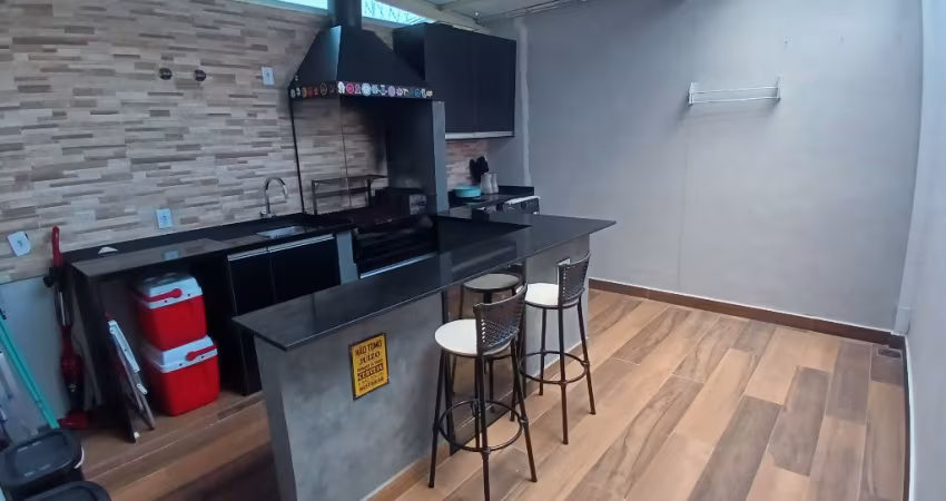 Linda casa a venda, dentro de condomínio fechado