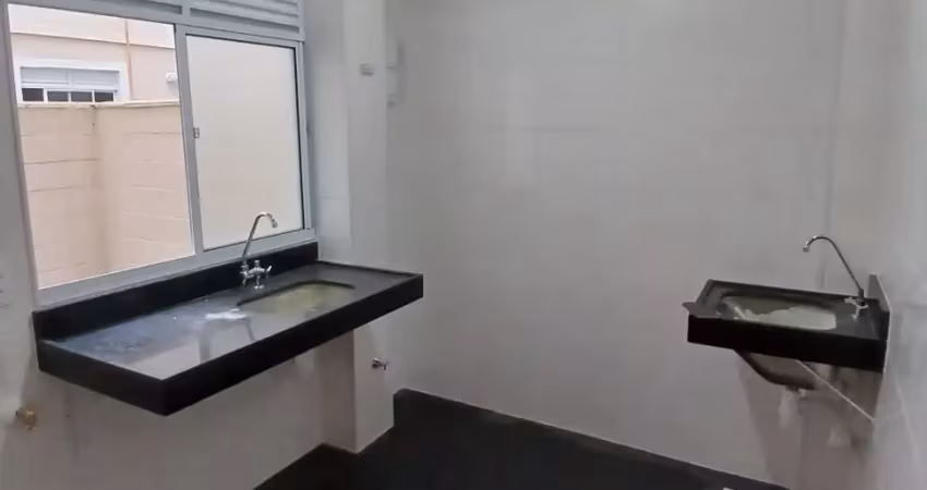 Lindo apartamento a venda com quintal,  condomínio com piscina, portaria 24 horas
