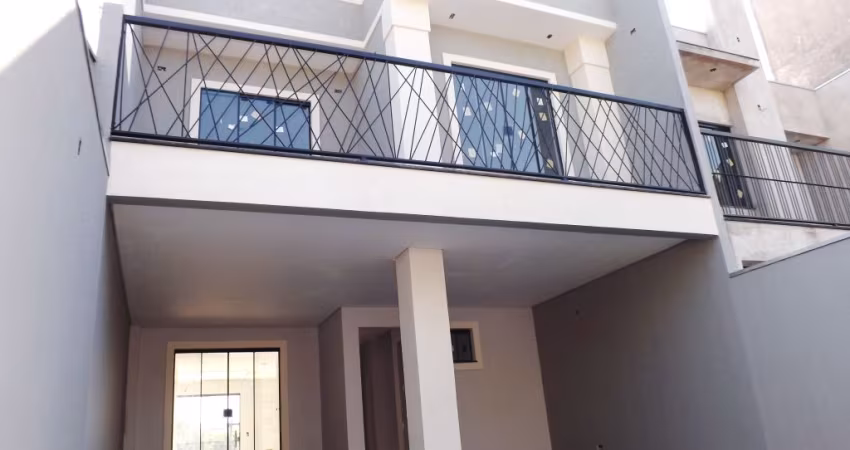 VENDE-SE SOBRADO TRI PLEX C/ PISCINA. JD. DIAS I