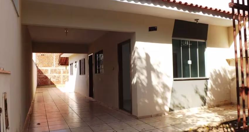 Aluga-se casa jardim santa helena próx. colégio, mercado amigão