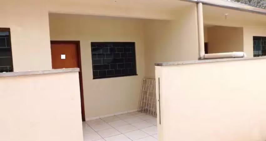Aluga-se casa cond. fechado ao lado mufatto max atacado e do shopping cidade
