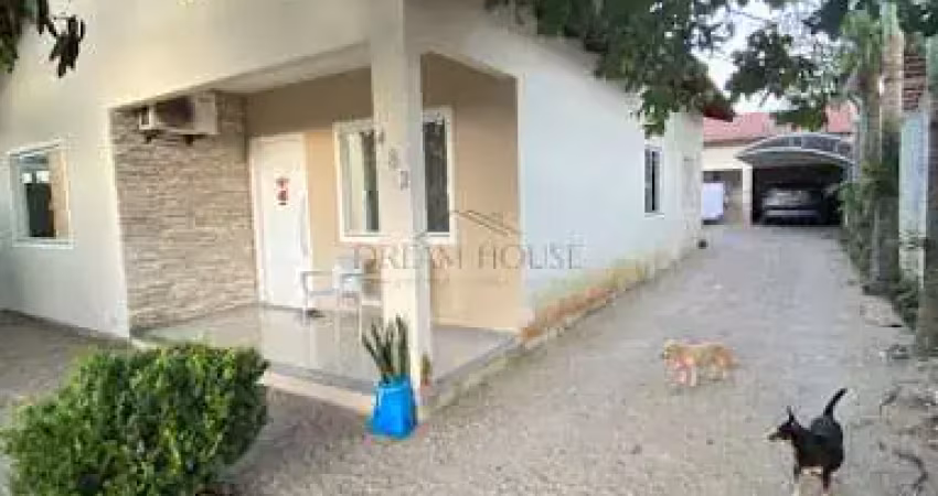 Casa à venda em tijucas, universitário, com 5 quartos, 360m²
