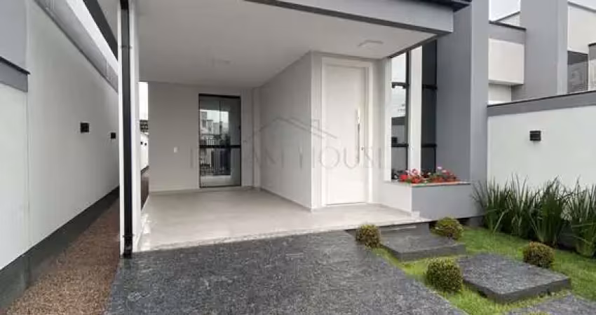 Casa com 2 quartos à venda na Rua 13, Centro, Tijucas