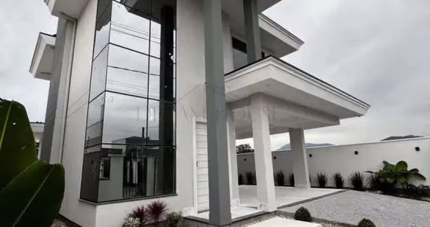 Casa de alto padrão com 3 dormitórios, bosque da mata, 160m2