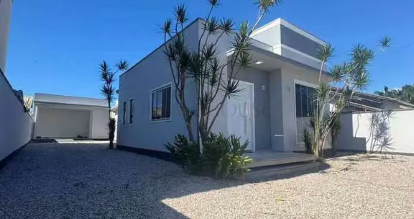 Casa em lote unico no bairro universitário em tijucas sc