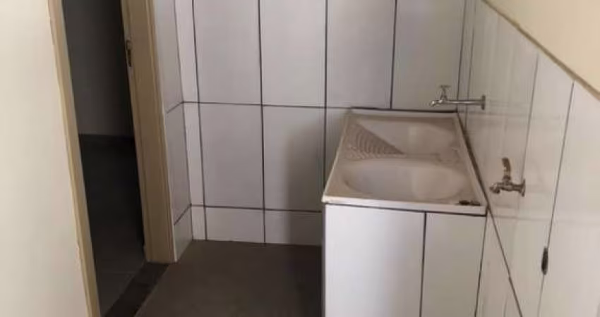 Casa   Kitinet com 1 dormitório para locação, Saraiva, UBERLANDIA - MG