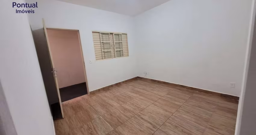 Casa para aluguel, 2 quartos, 1 vaga, Santa Mônica - Uberlândia MG