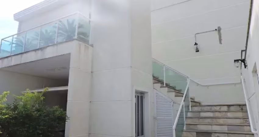Casa com 3 quartos para alugar na Rua Tanque Velho, Vila Nivi, São Paulo
