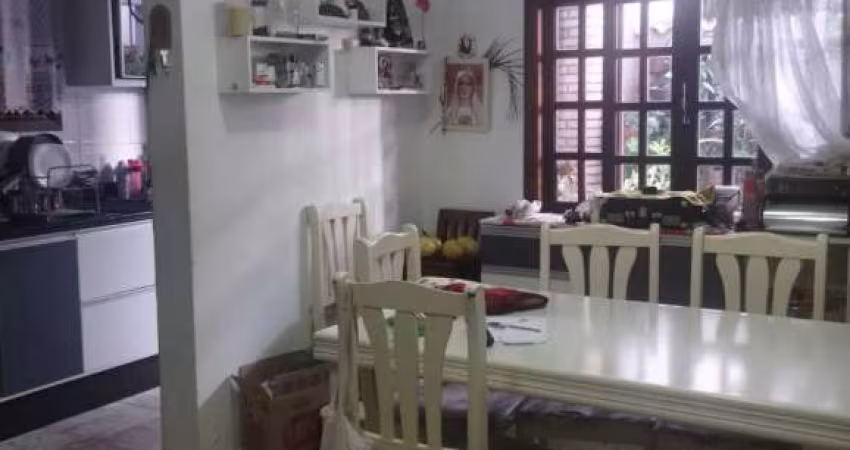 Linda casa ,com excelente acabamento!  Oportunidade imperdível para você que  procura conforte, e um lugarzinho pra chamar de Seu. - CA6827
