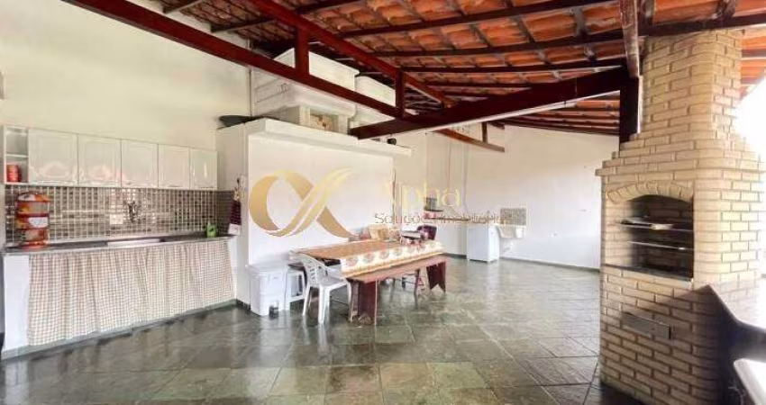 Casa Triplex com 3 quartos em Cabo Frio - RJ.