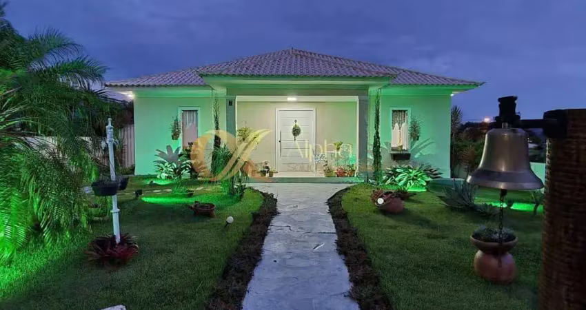 Casa à venda com 3 quartos (2 suítes), pé na areia com vista para a lagoa