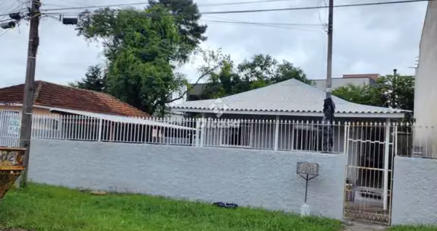 Casa com 3 quartos para alugar na Rua Guilherme Nunes Nogueira, 26, Cajuru, Curitiba