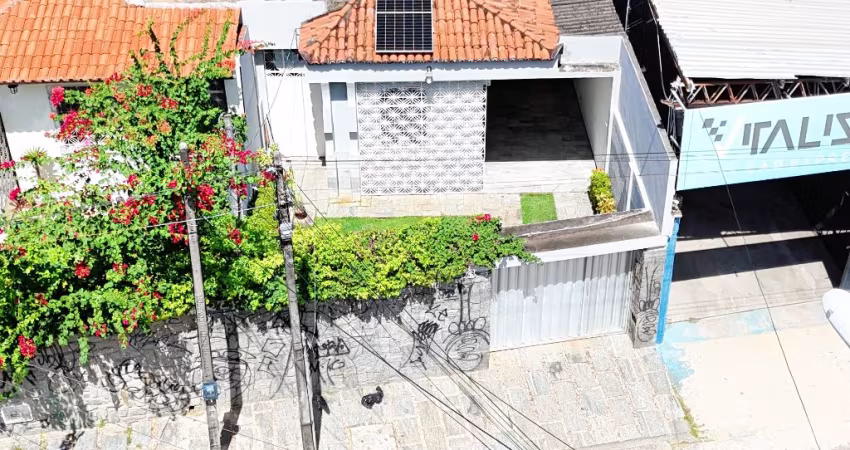 MARAVILHOSA CASA A VENDA  COM 3 QUARTOS  NO BAIRRO BELA VISTA