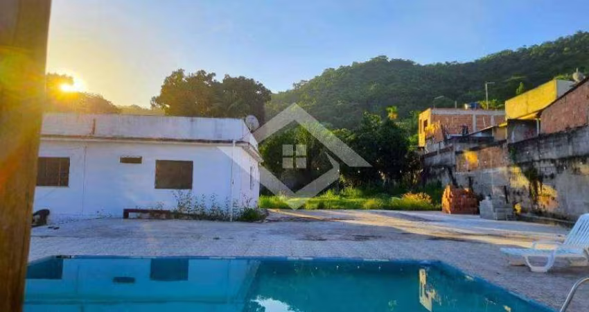 Casa em Terreno De 2.400 m², Com Piscina. Guaratiba, Campo Grande