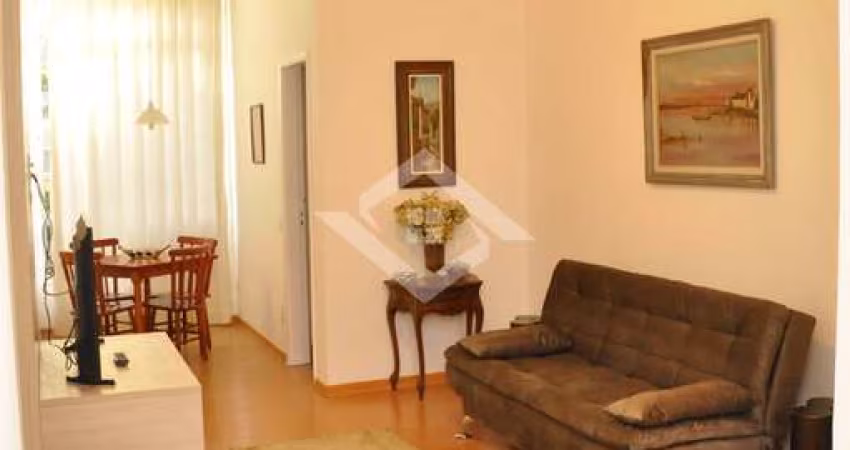 Apartamento Reformado à Venda em Copacabana: 3 Quartos, 100 m²