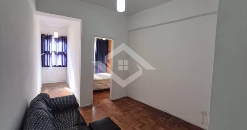 Quarto e sala em Copacabana a 2 quadras da praia