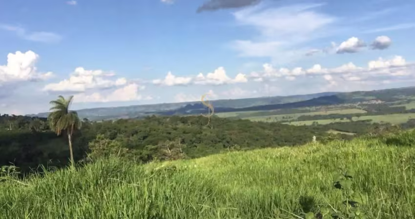 Terreno à venda no Centro, Claraval 