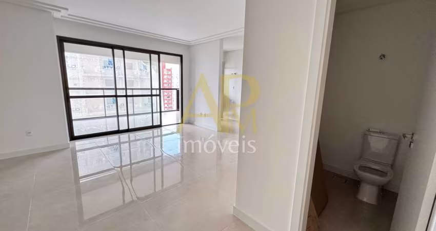 Apartamento à Venda com 03 dormitórios, sendo 3 suíte no bairro Estreito.