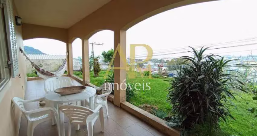 Casa térrea à venda: 4 dorm (1 suíte), 650m², vista mar livre em biguaçu