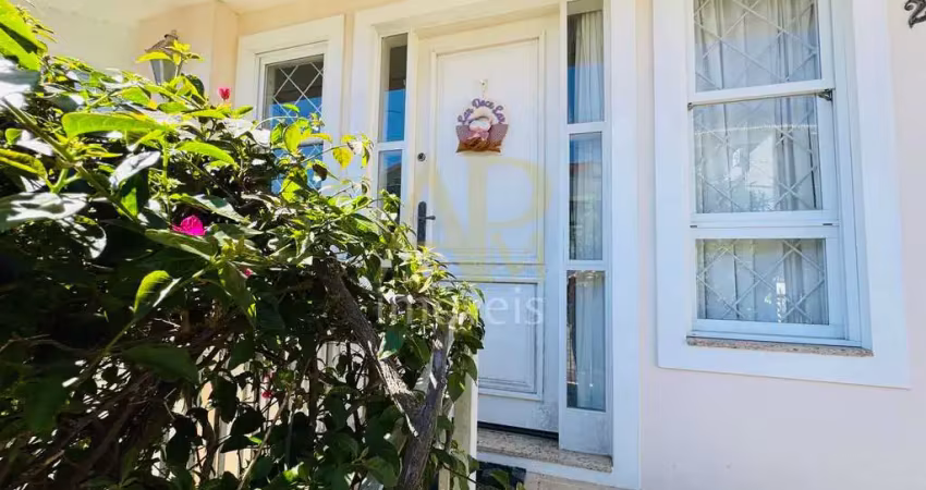 Casa à venda com 05 dormitórios e espaço independente no estreito